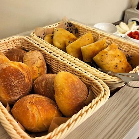 Antica Dimora Luxury Rooms Барлетта Экстерьер фото