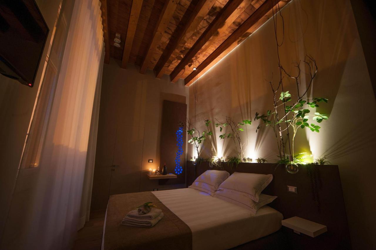 Antica Dimora Luxury Rooms Барлетта Экстерьер фото